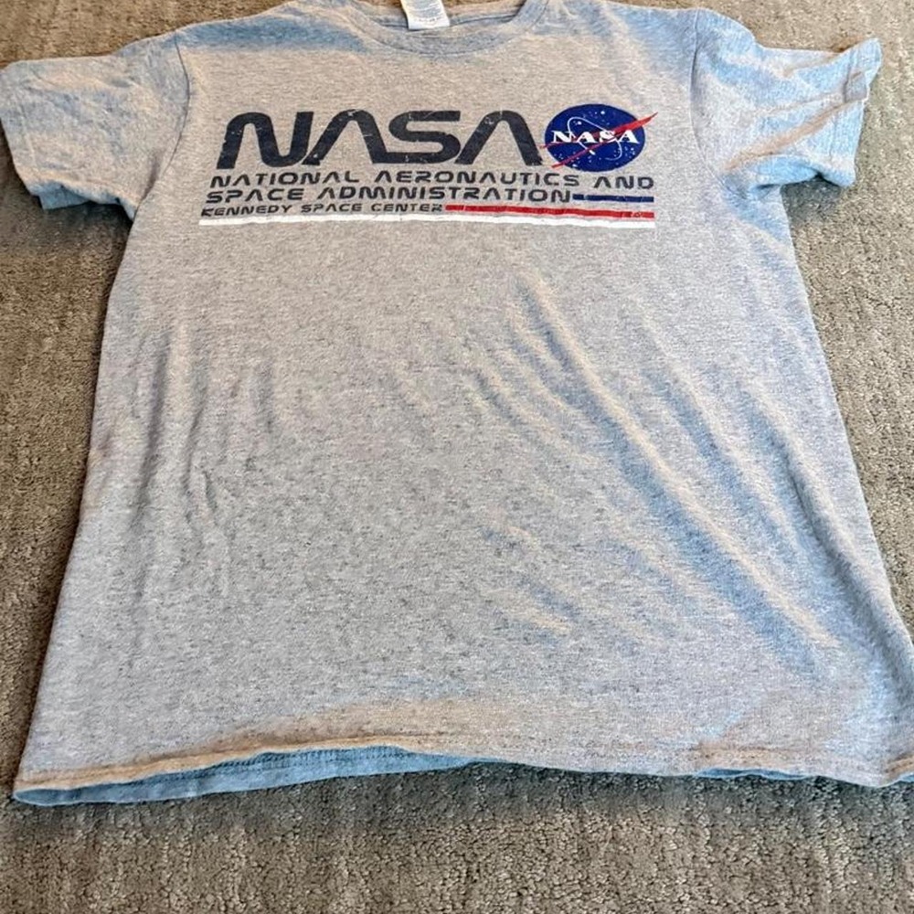 NASA Kennedy Space Center Graphic Tee Gray Size Small Distressed